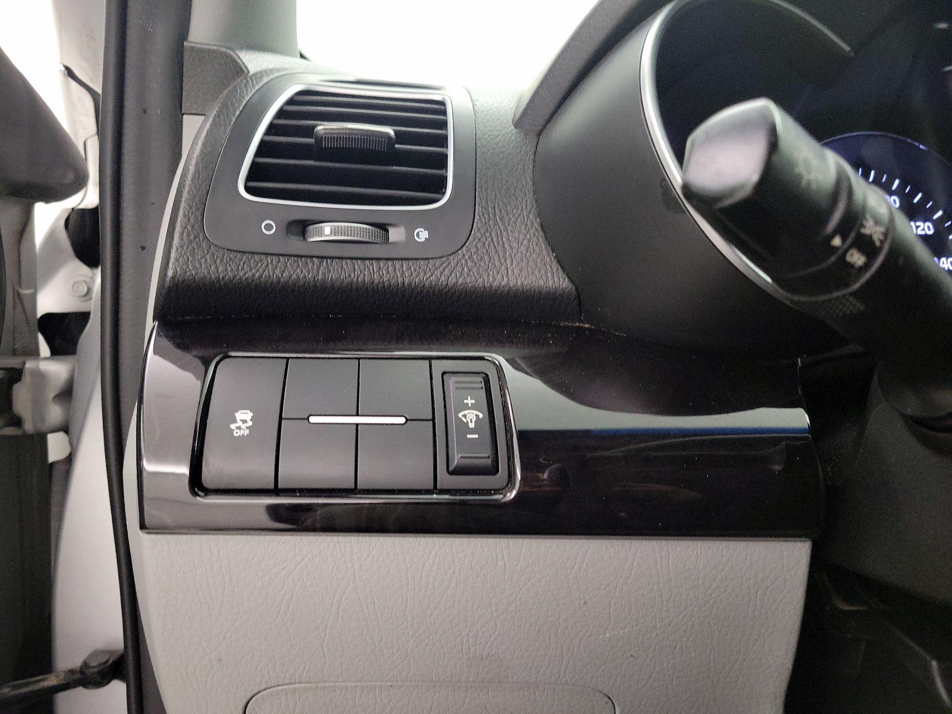 Thumbnail: 2014 Kia Sorento - 13