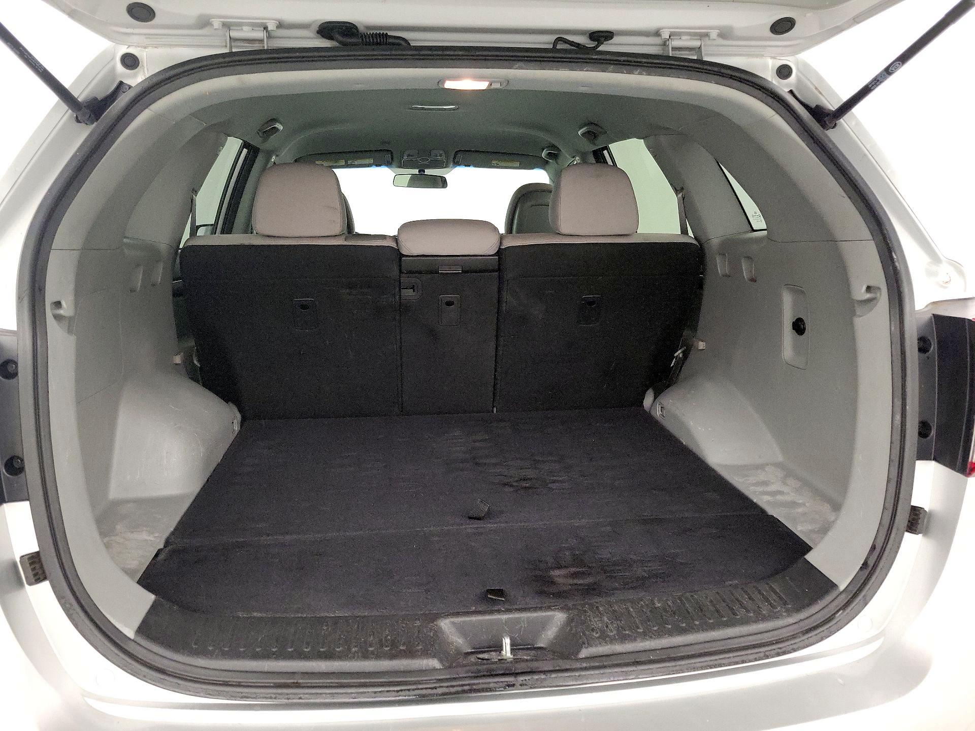 Thumbnail: 2014 Kia Sorento - 18