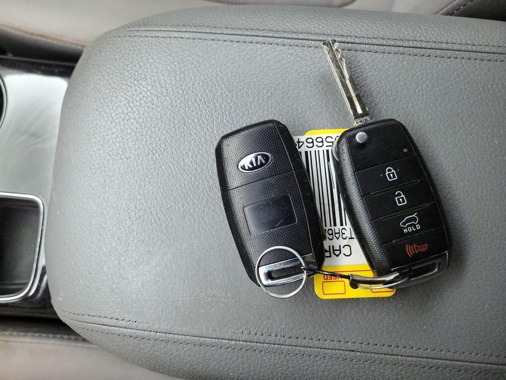 Thumbnail: 2014 Kia Sorento - 20