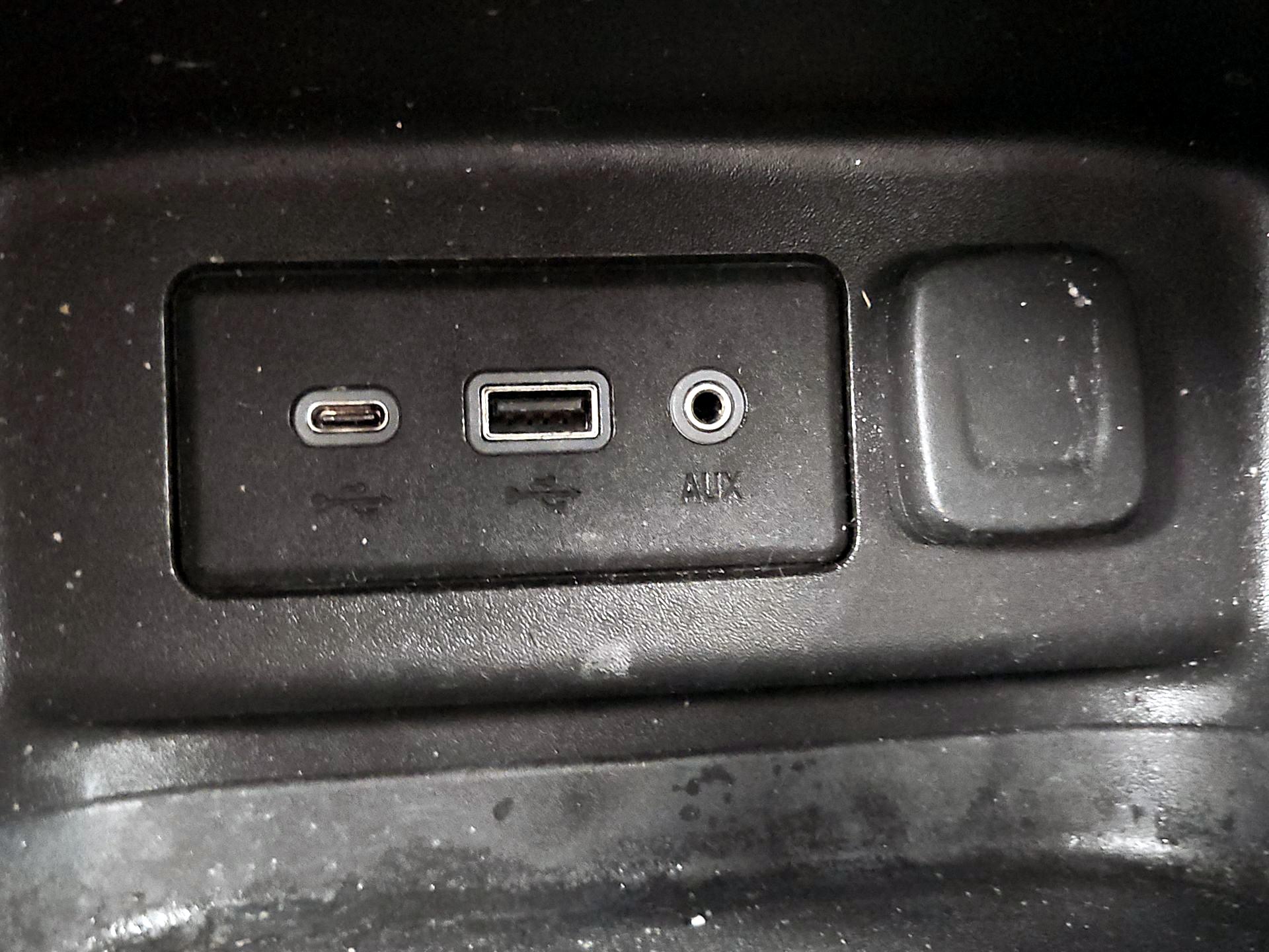 Thumbnail: 2020 Chevrolet Equinox - 18