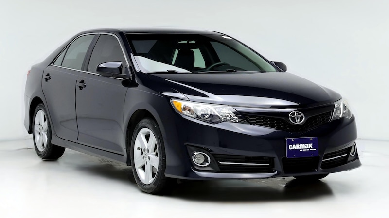 2014 Toyota Camry SE Hero Image