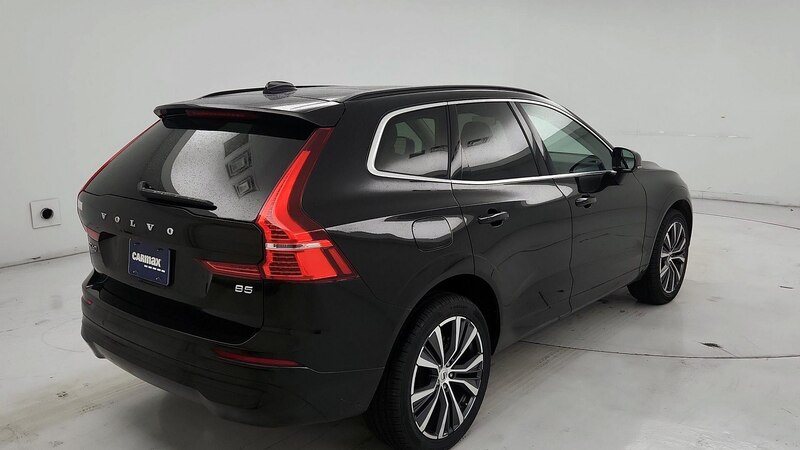 2022 Volvo XC60 B5 Momentum 5