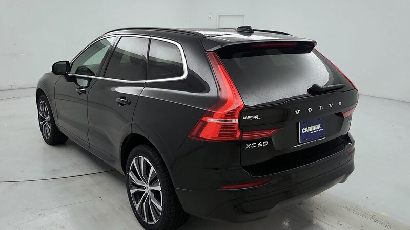 2022 Volvo XC60 B5 Momentum 7