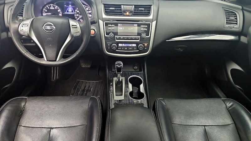 2017 Nissan Altima SL 9