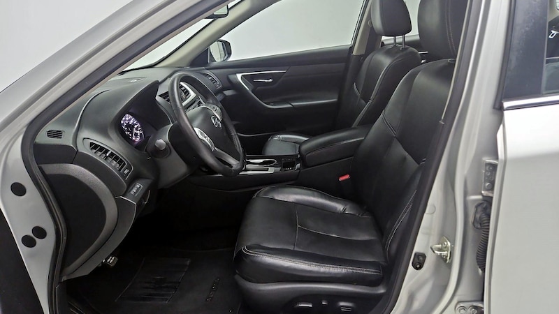 2017 Nissan Altima SL 11