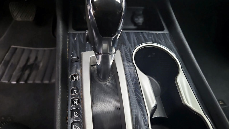 2017 Nissan Altima SL 17