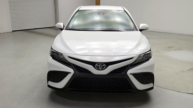 2022 Toyota Camry SE 2