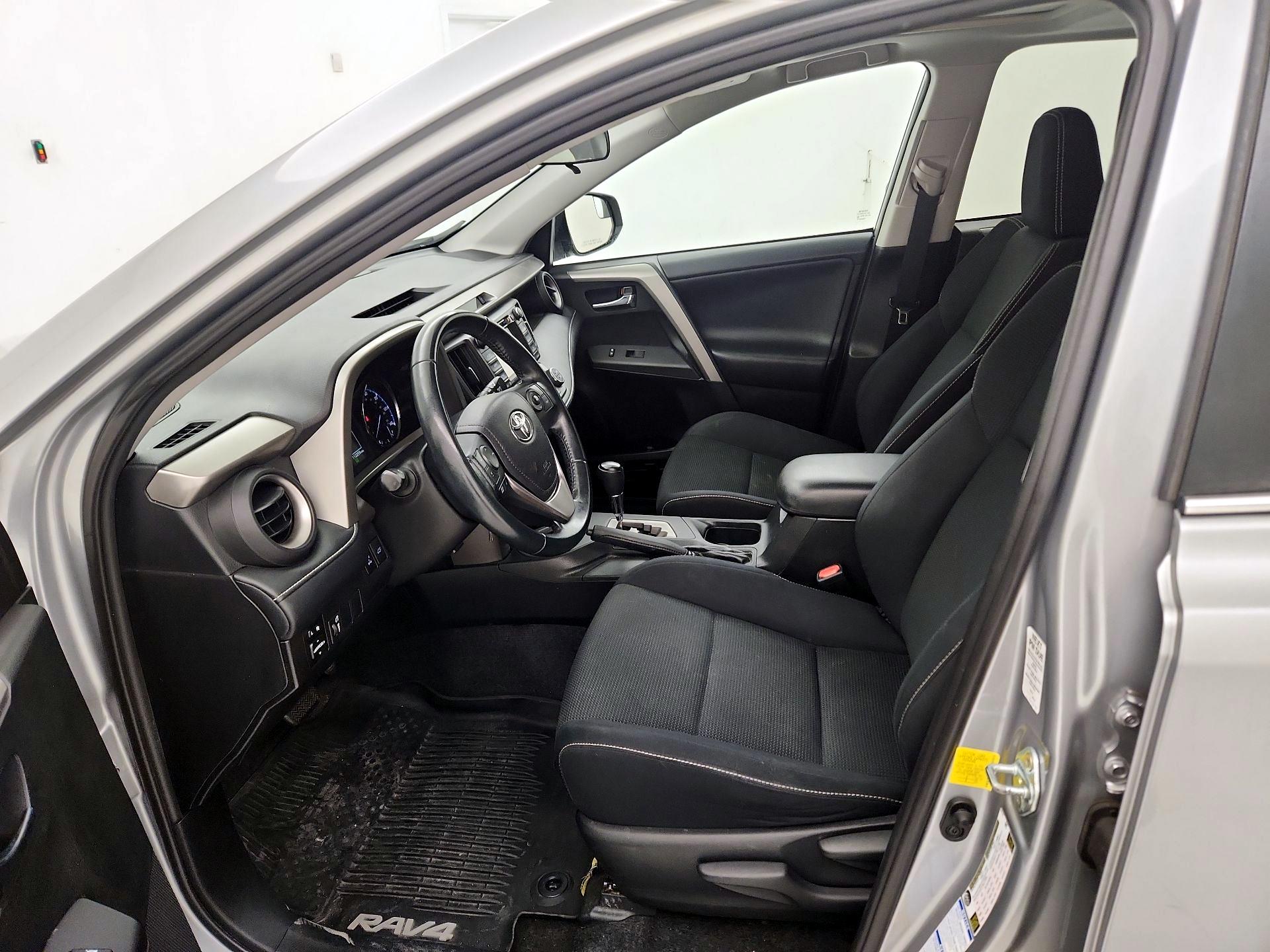 Thumbnail: 2016 Toyota RAV4 - 11