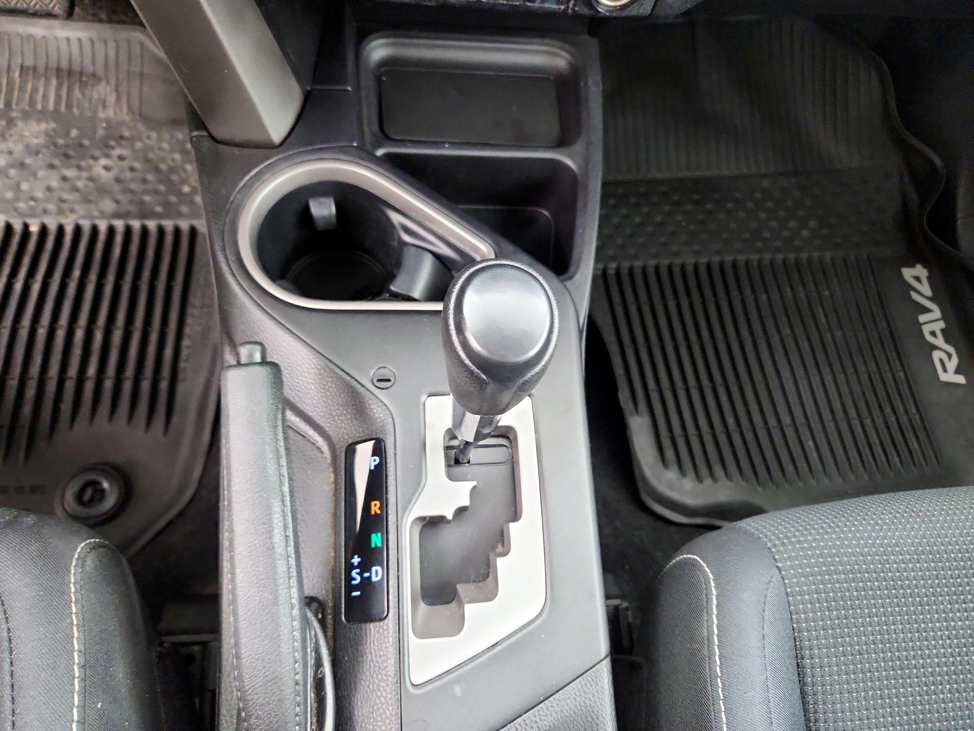 Thumbnail: 2016 Toyota RAV4 - 17