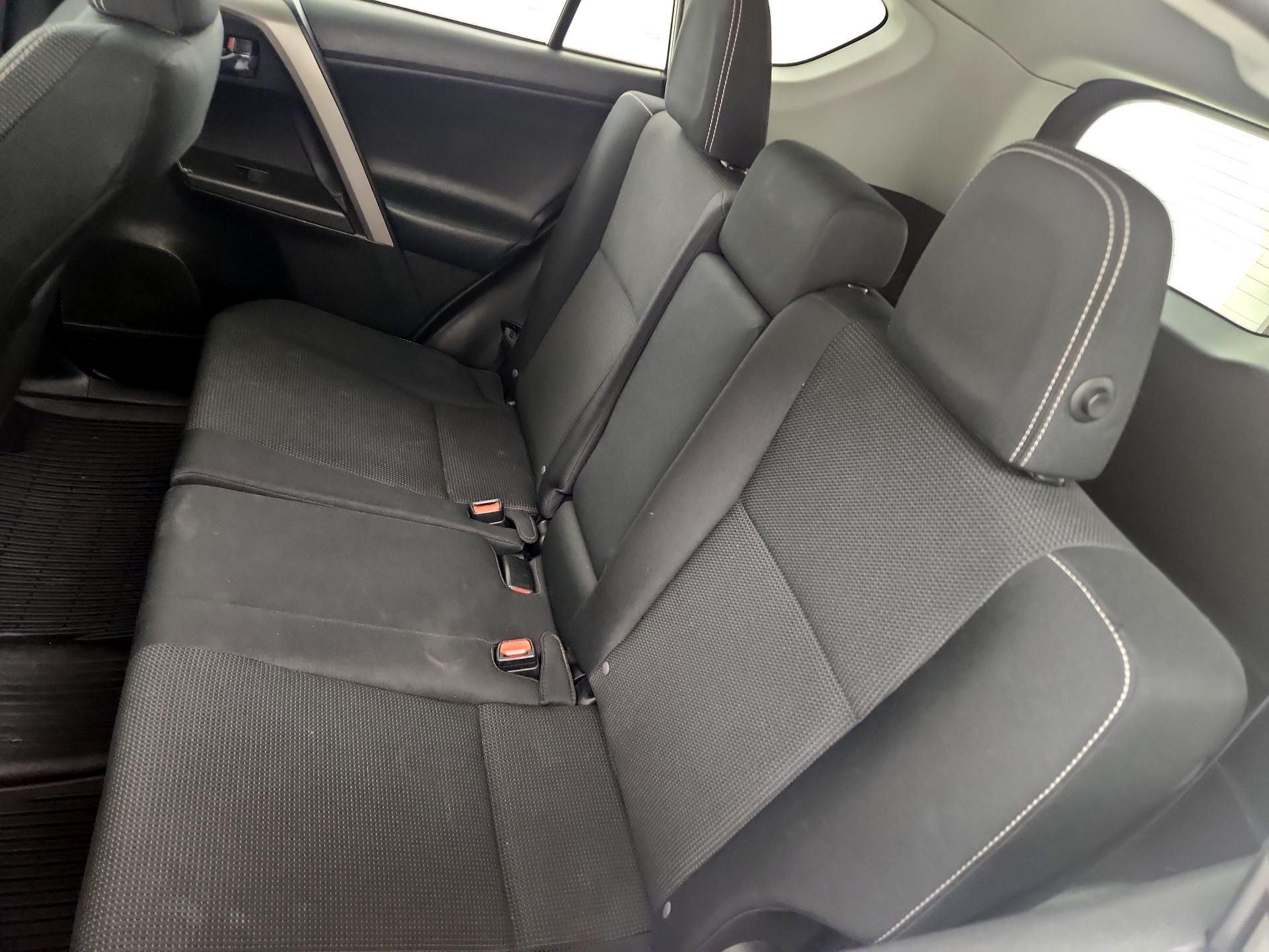 Thumbnail: 2016 Toyota RAV4 - 20