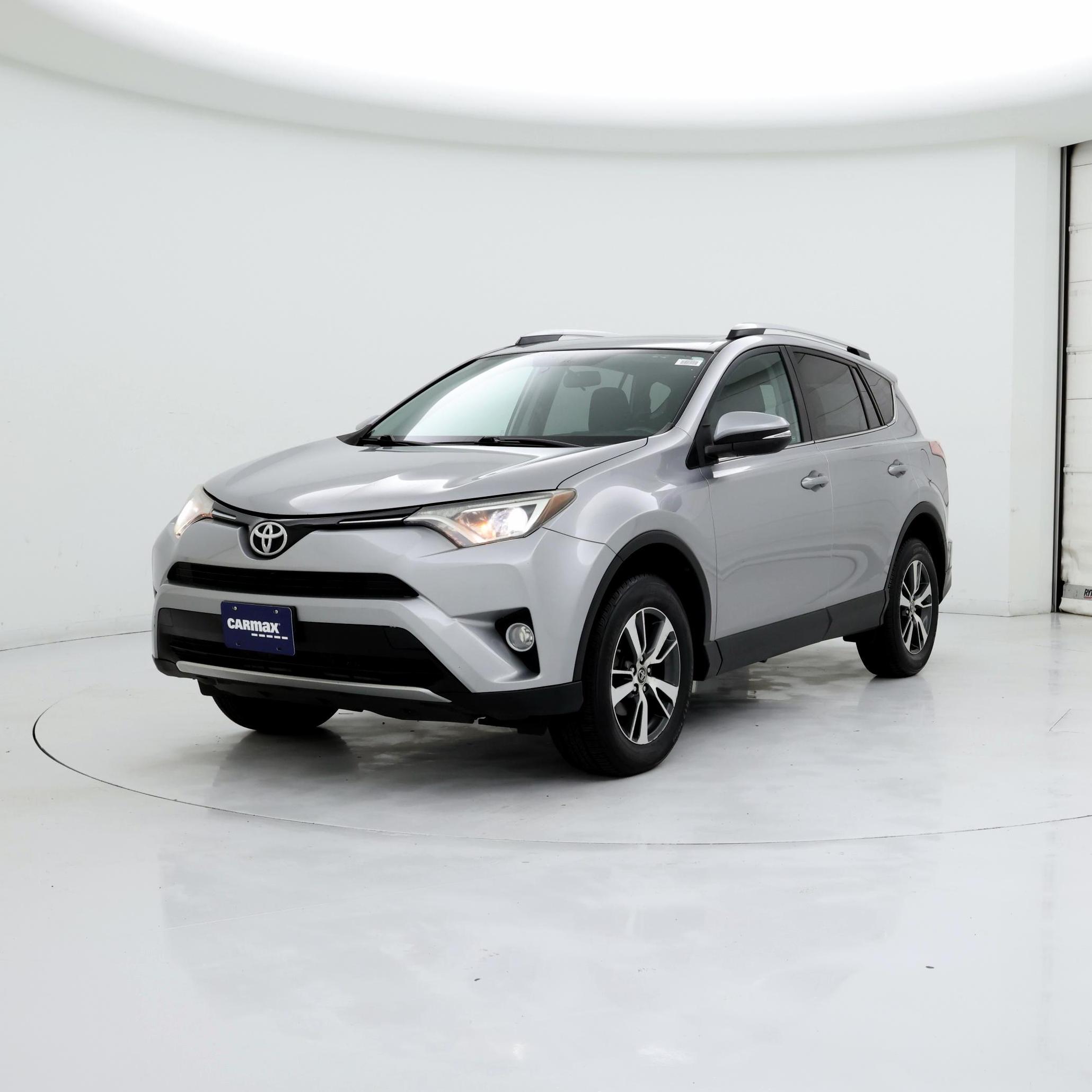 Thumbnail: 2016 Toyota RAV4 - 4