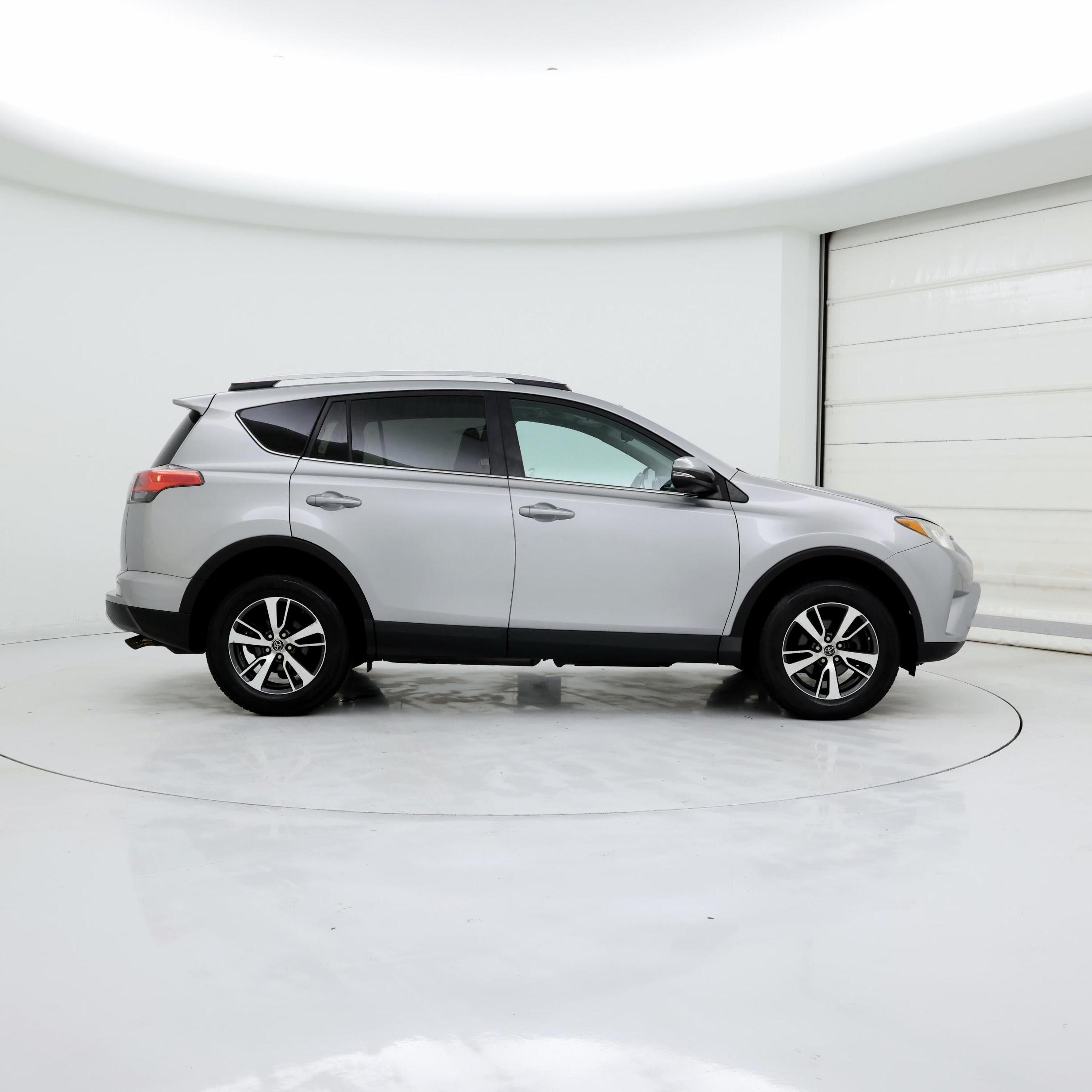 Thumbnail: 2016 Toyota RAV4 - 7