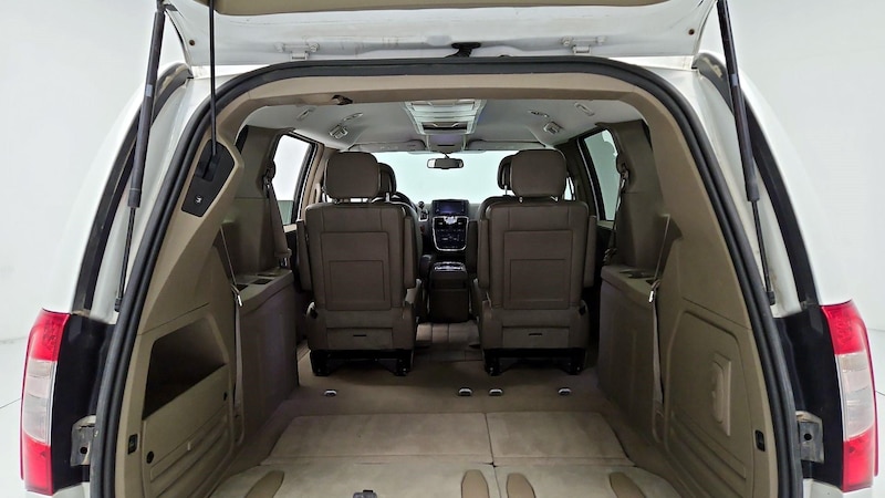 2014 Chrysler Town & Country Touring 22