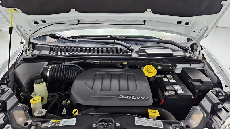 2014 Chrysler Town & Country Touring 23