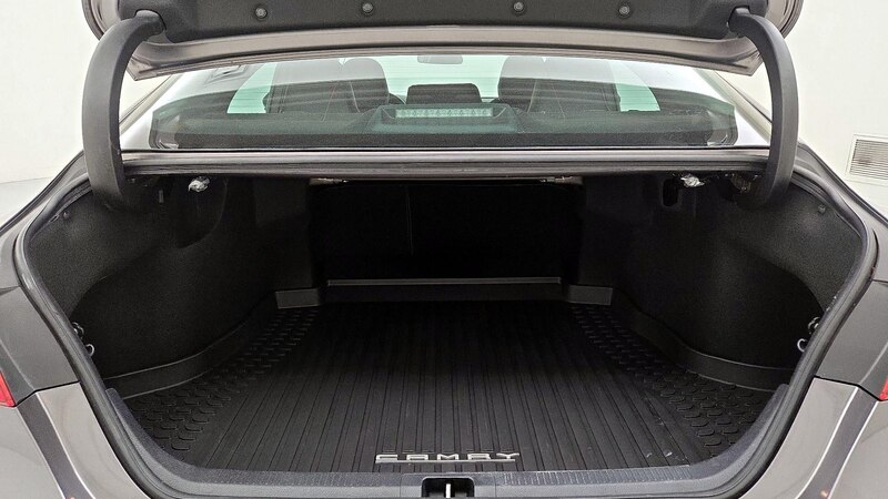 2020 Toyota Camry SE 20