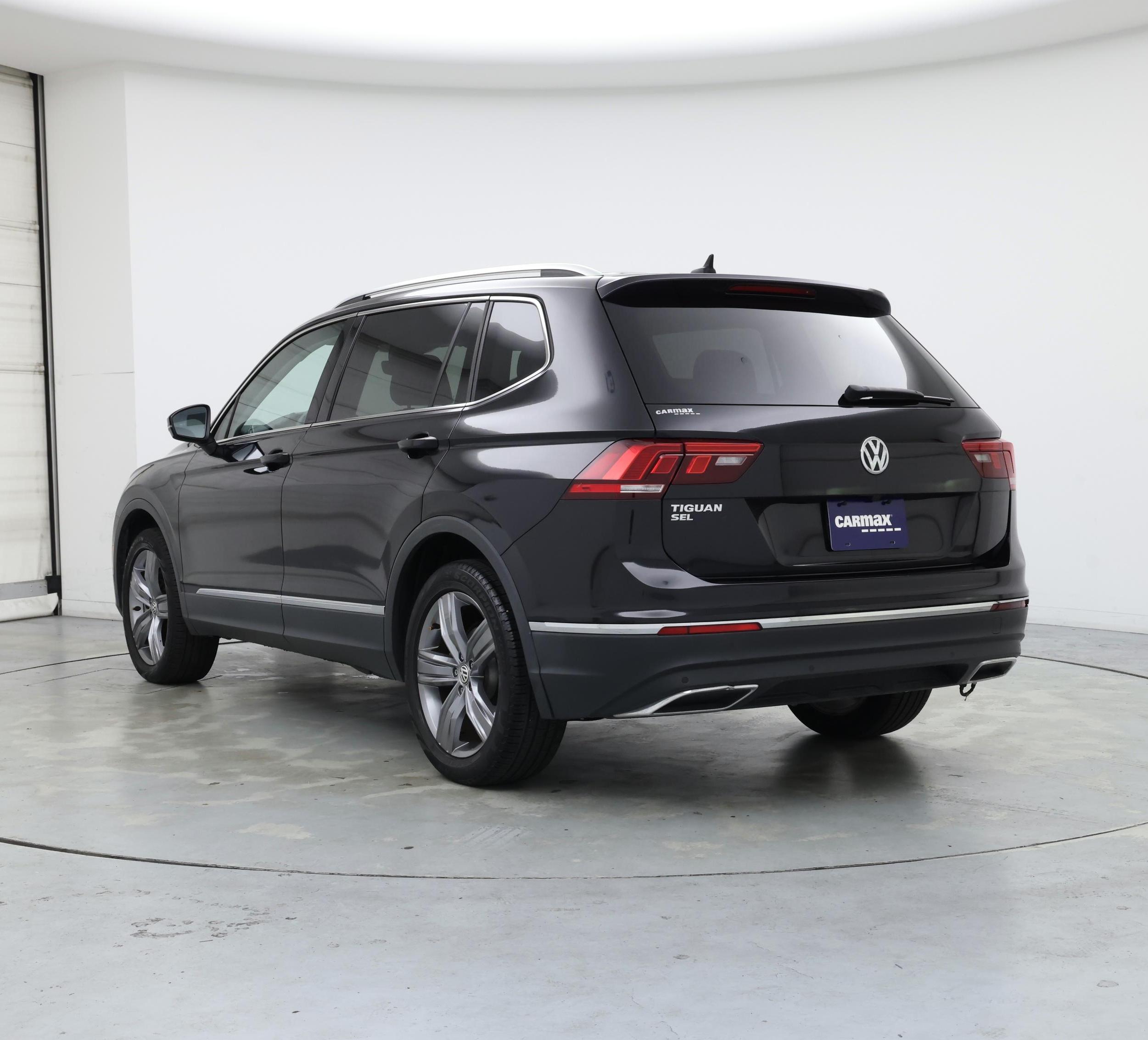 Thumbnail: 2021 Volkswagen Tiguan - 2