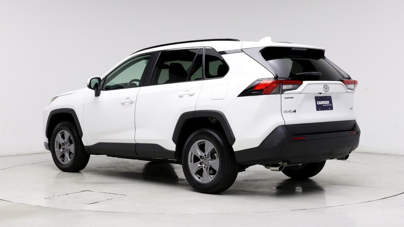 2022 Toyota RAV4 XLE 2