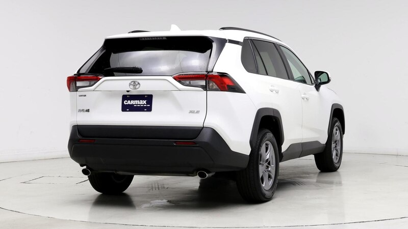 2022 Toyota RAV4 XLE 8