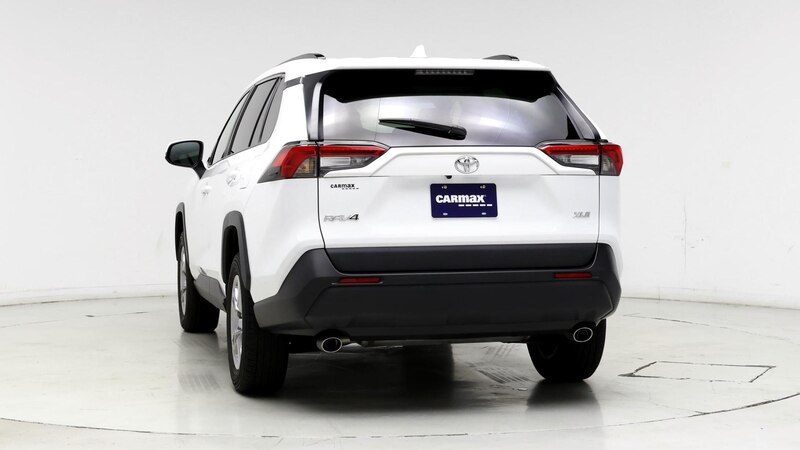 2022 Toyota RAV4 XLE 6