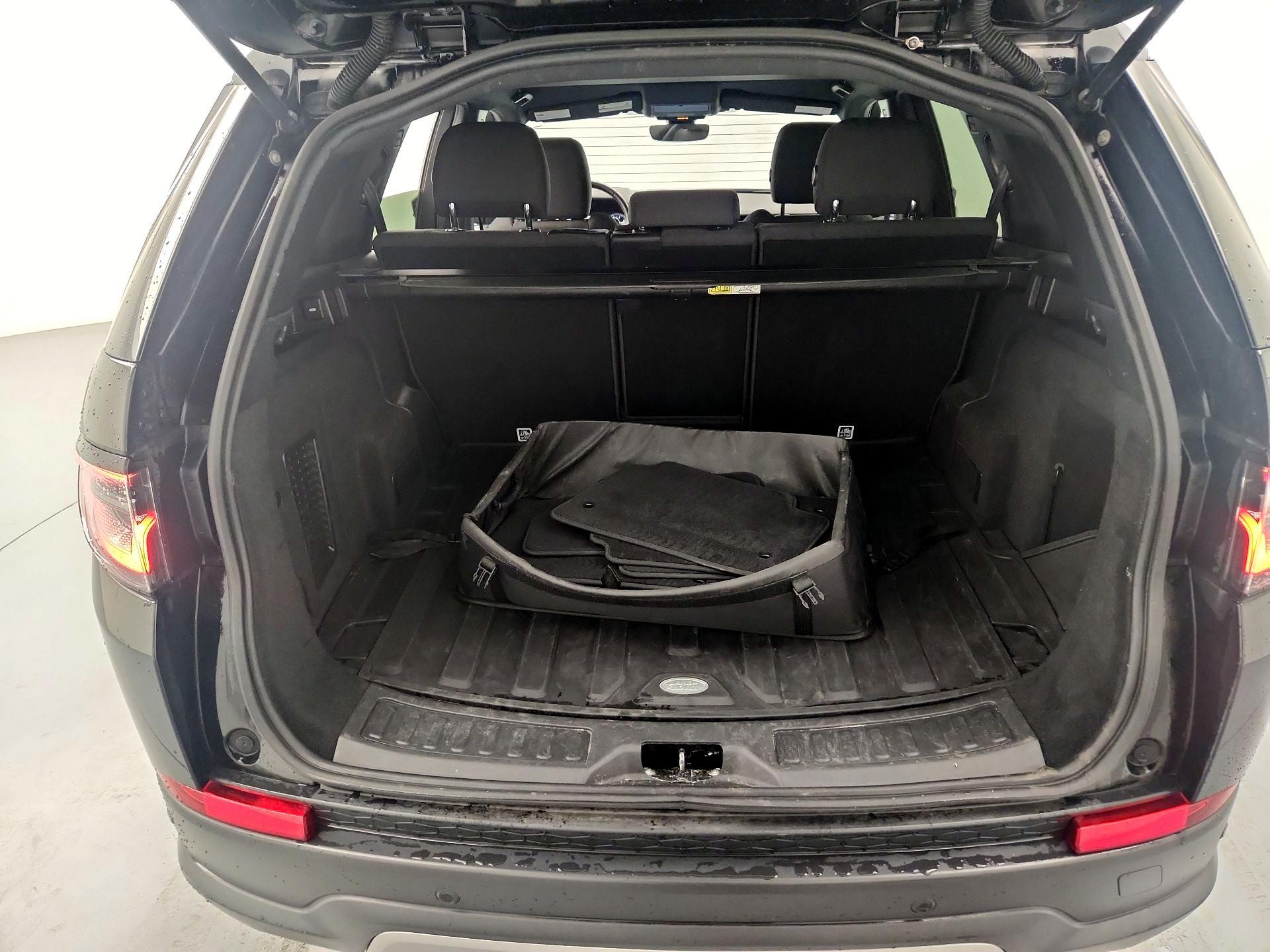 Thumbnail: 2020 Land Rover Discovery Sport - 20