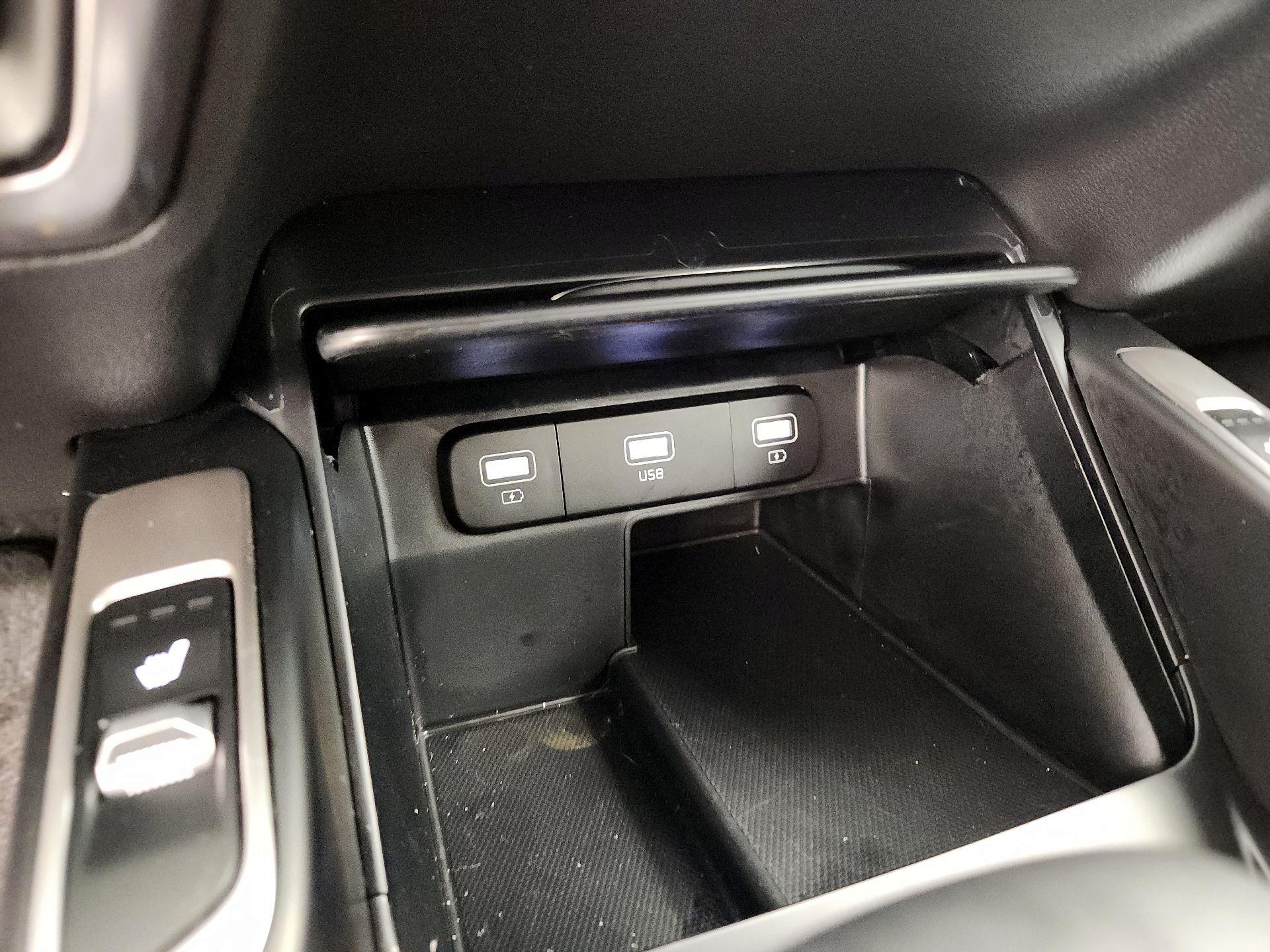 Thumbnail: 2021 Kia Sorento - 18