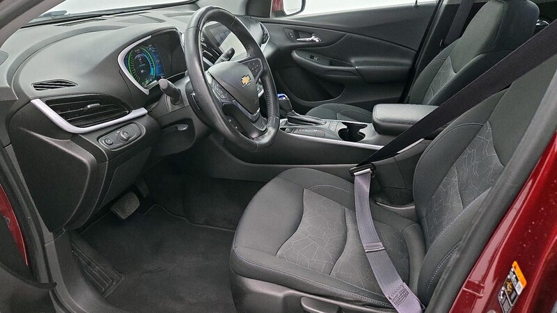 2016 Chevrolet Volt LT 11