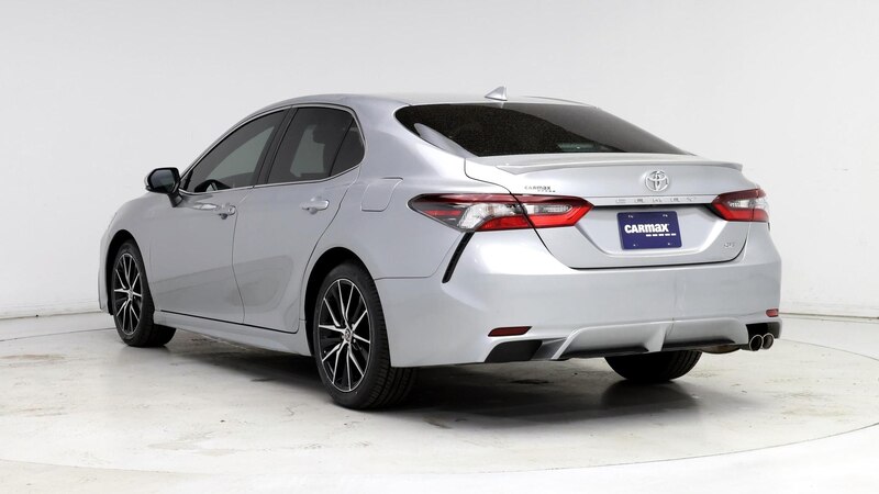 2023 Toyota Camry SE 2