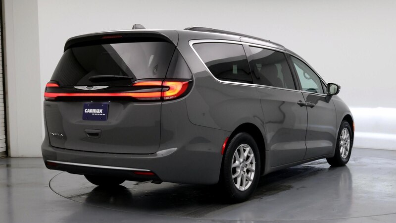 2022 Chrysler Pacifica Touring L 8