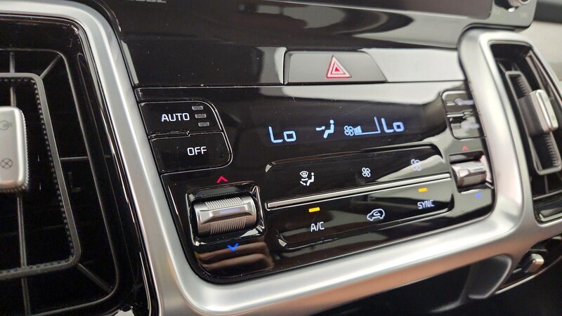 2022 Kia Sorento X-Line S 17