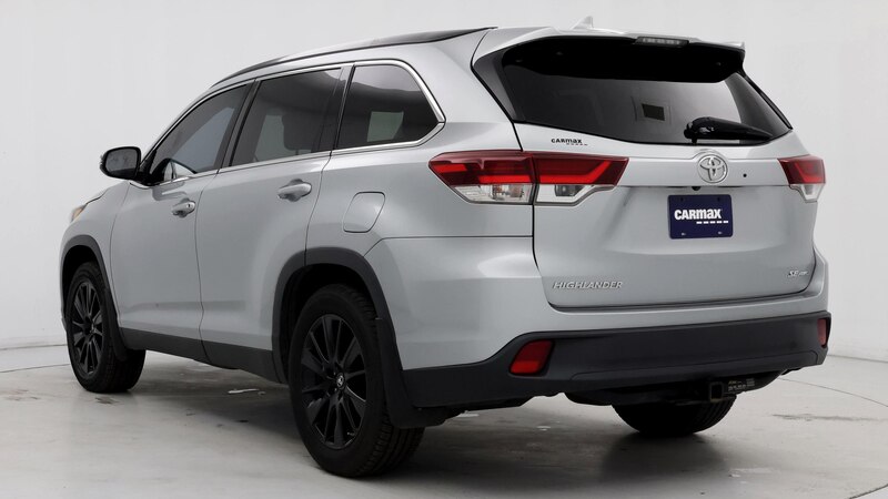 2019 Toyota Highlander SE 2