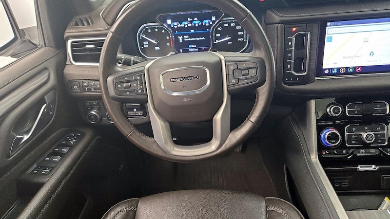 2021 GMC Yukon XL Denali 10