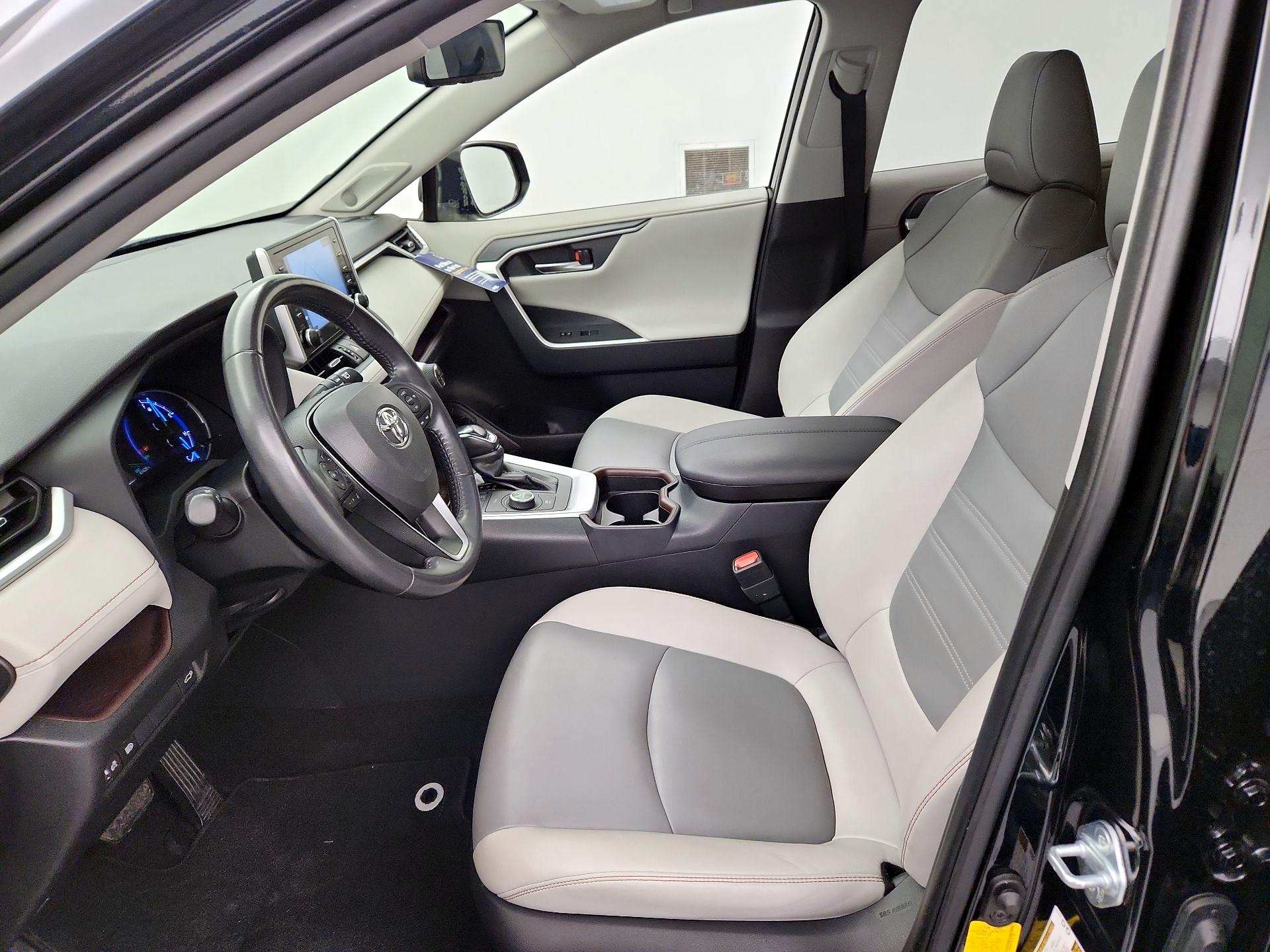 Thumbnail: 2019 Toyota RAV4 - 11