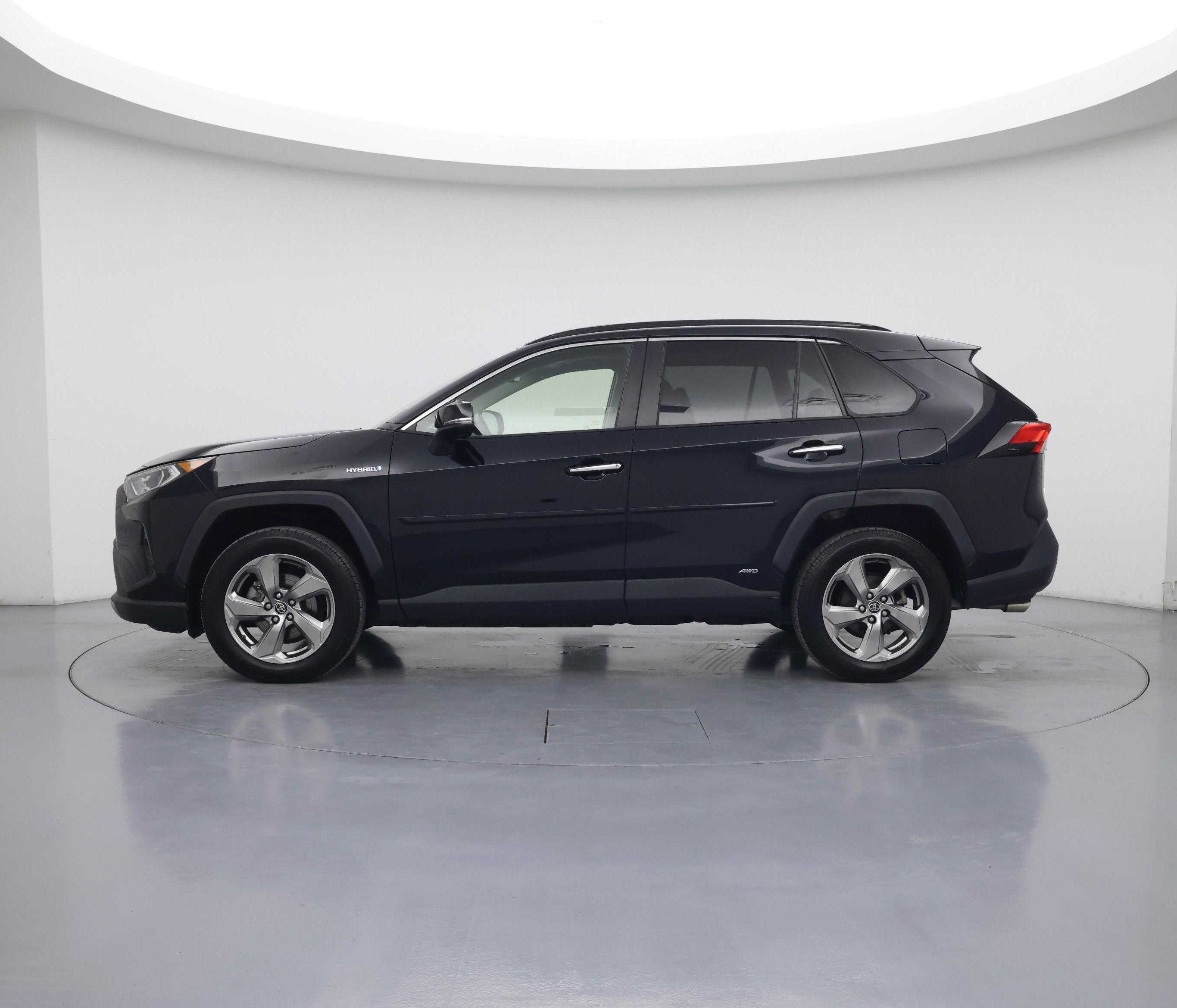 Thumbnail: 2019 Toyota RAV4 - 3