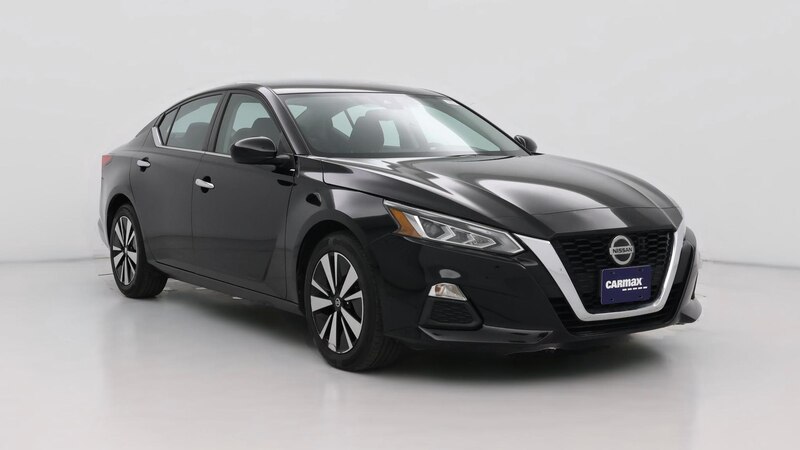 2022 Nissan Altima SV Hero Image