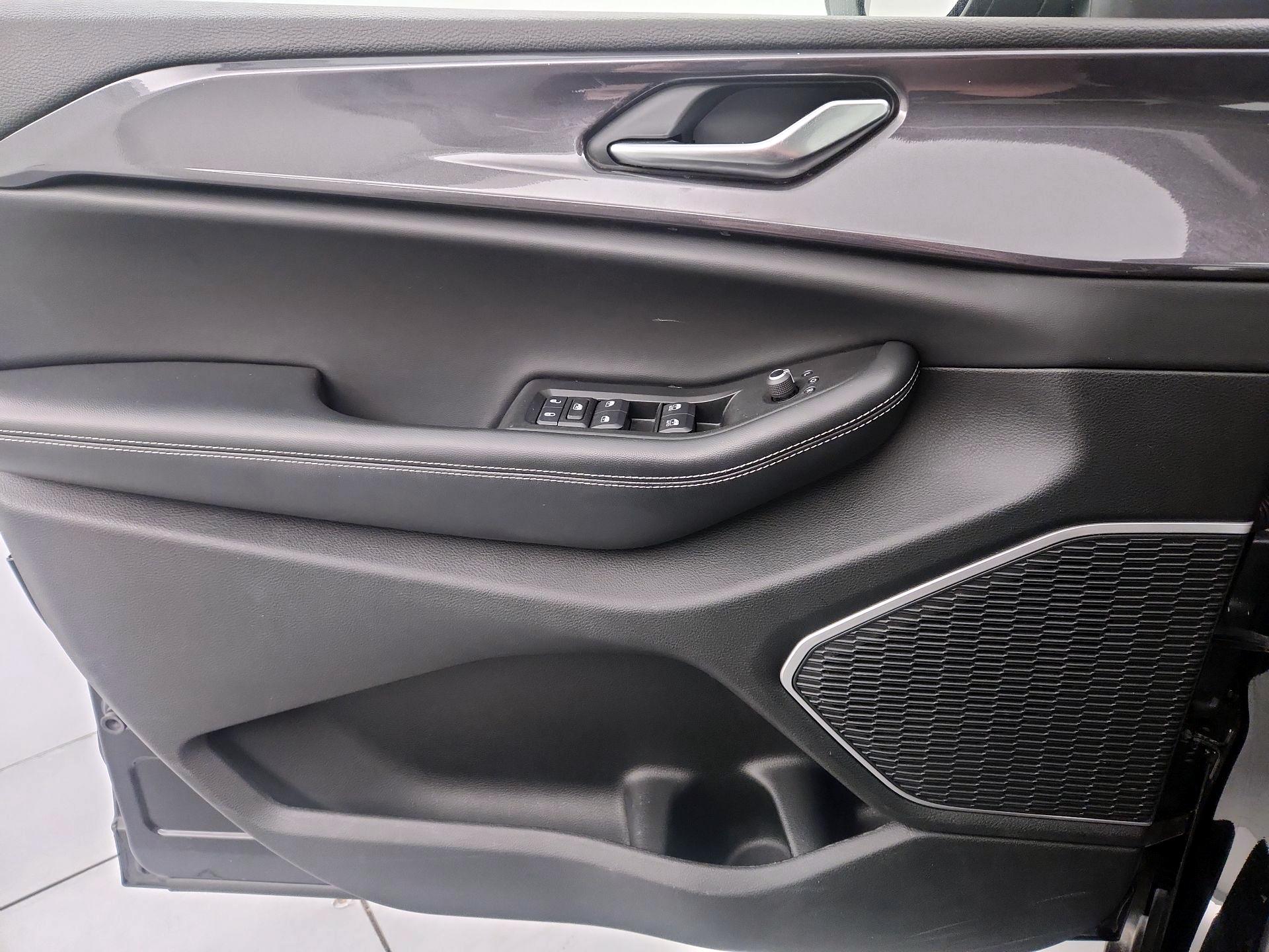 Thumbnail: 2021 Jeep Grand Cherokee L - 12