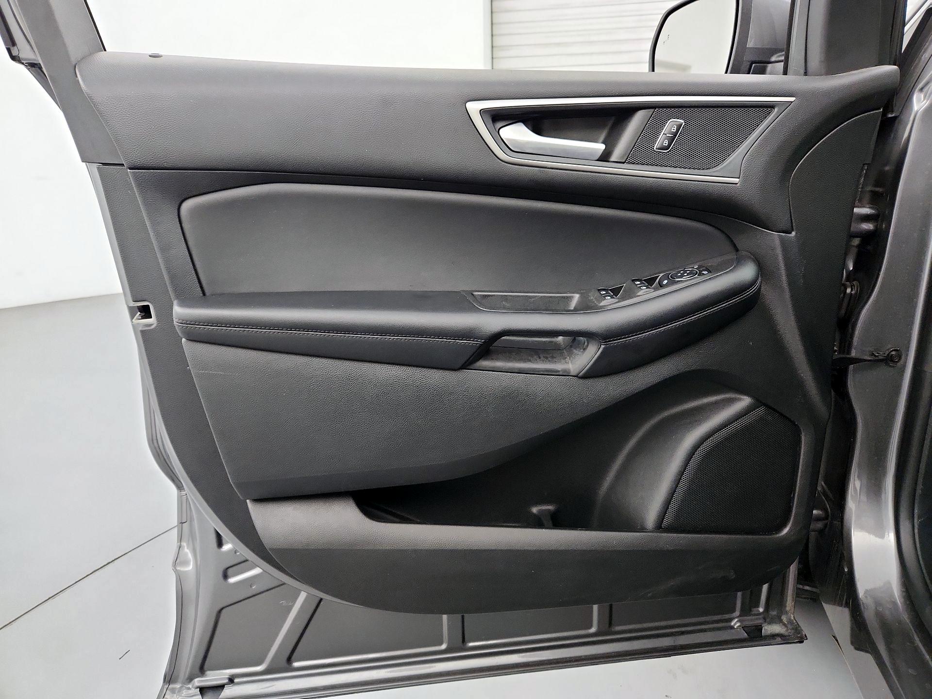 Thumbnail: 2023 Ford Edge - 12