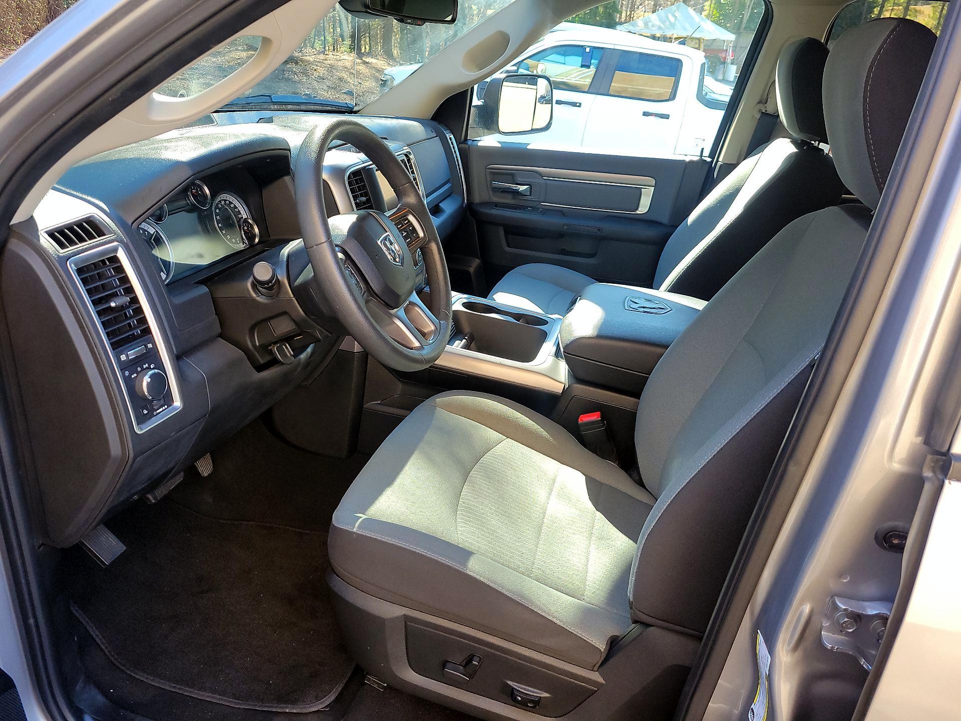 Thumbnail: 2023 RAM 1500 Classic - 9