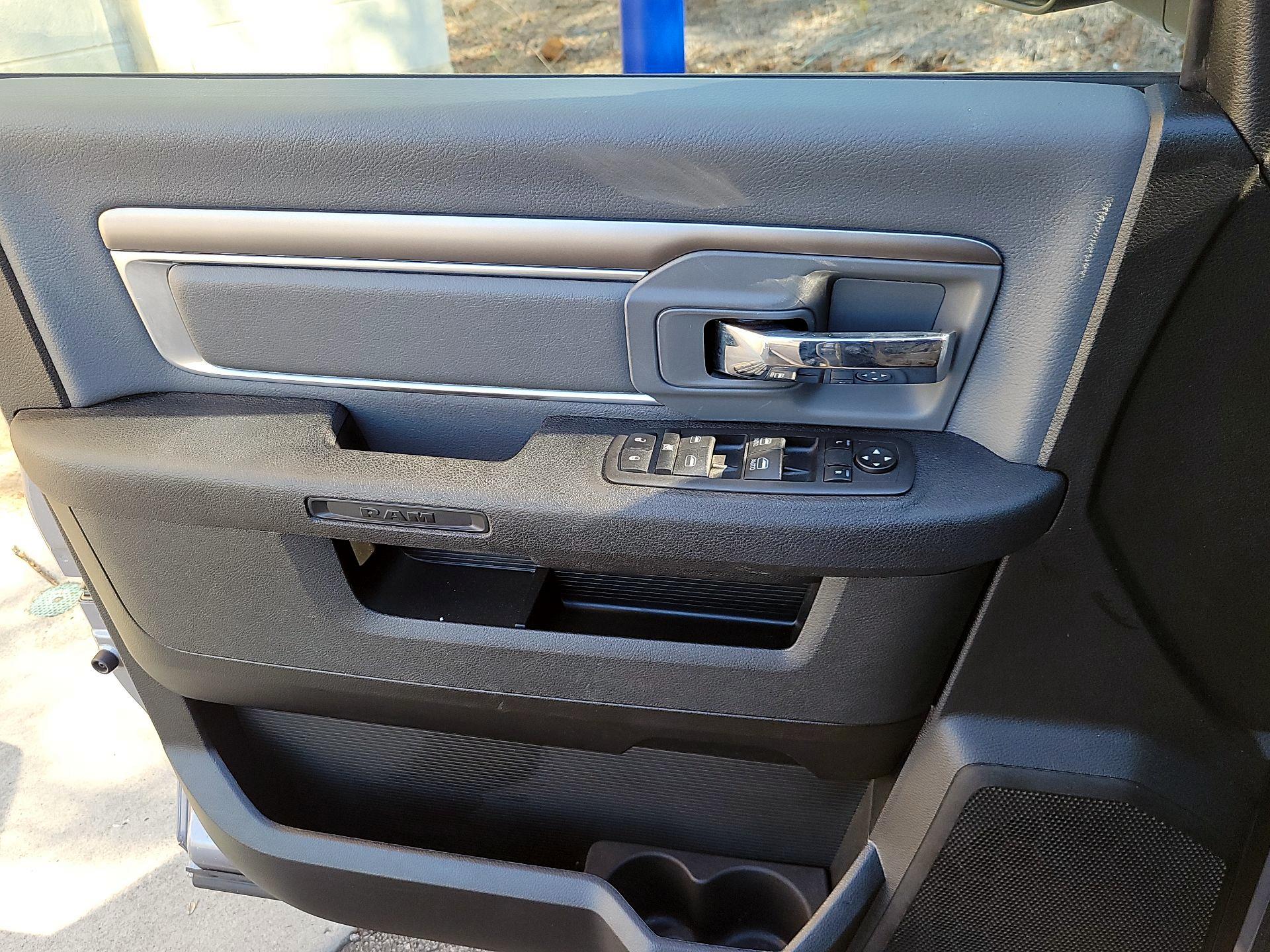 Thumbnail: 2023 RAM 1500 Classic - 10