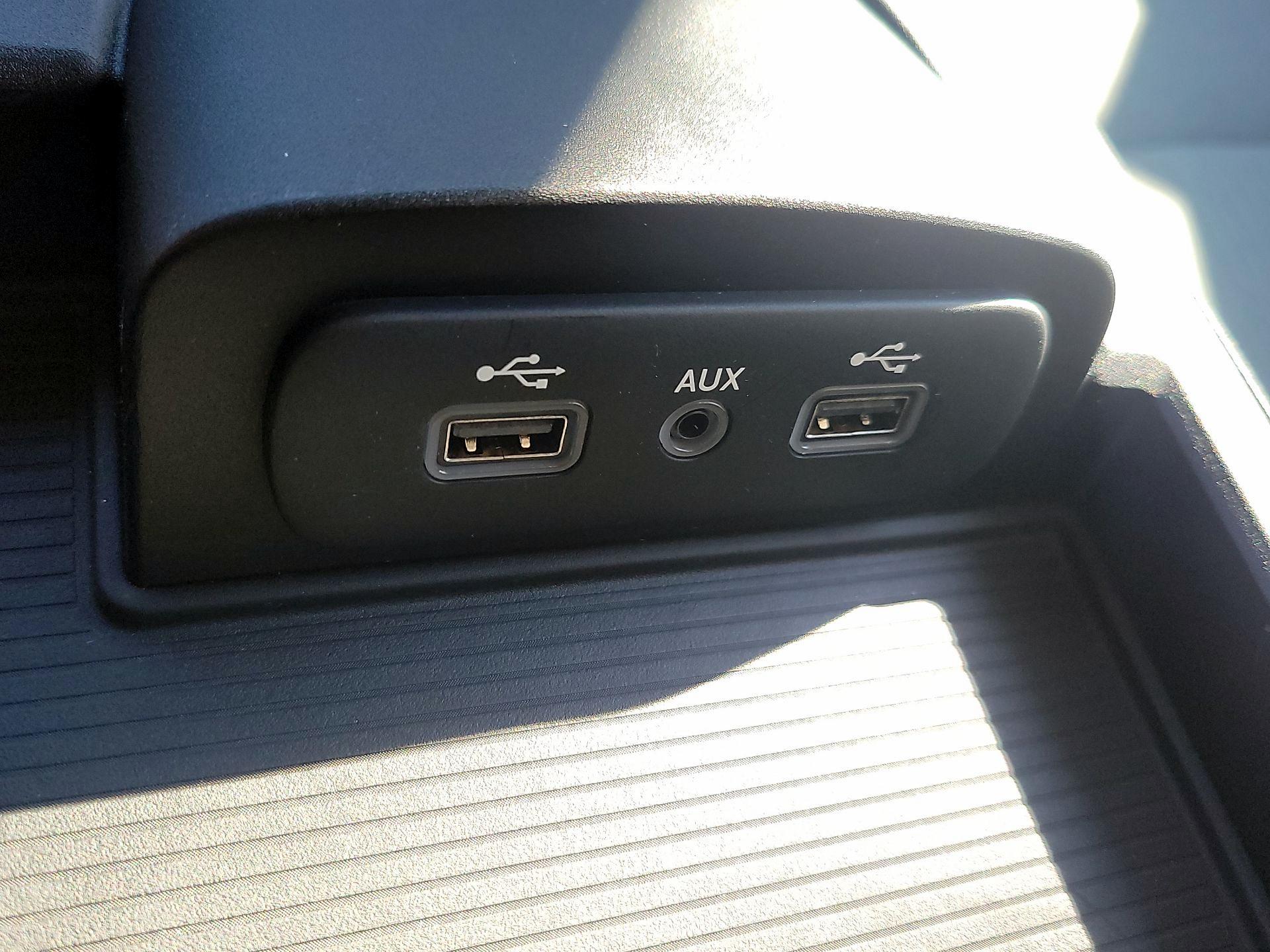 Thumbnail: 2023 RAM 1500 Classic - 17