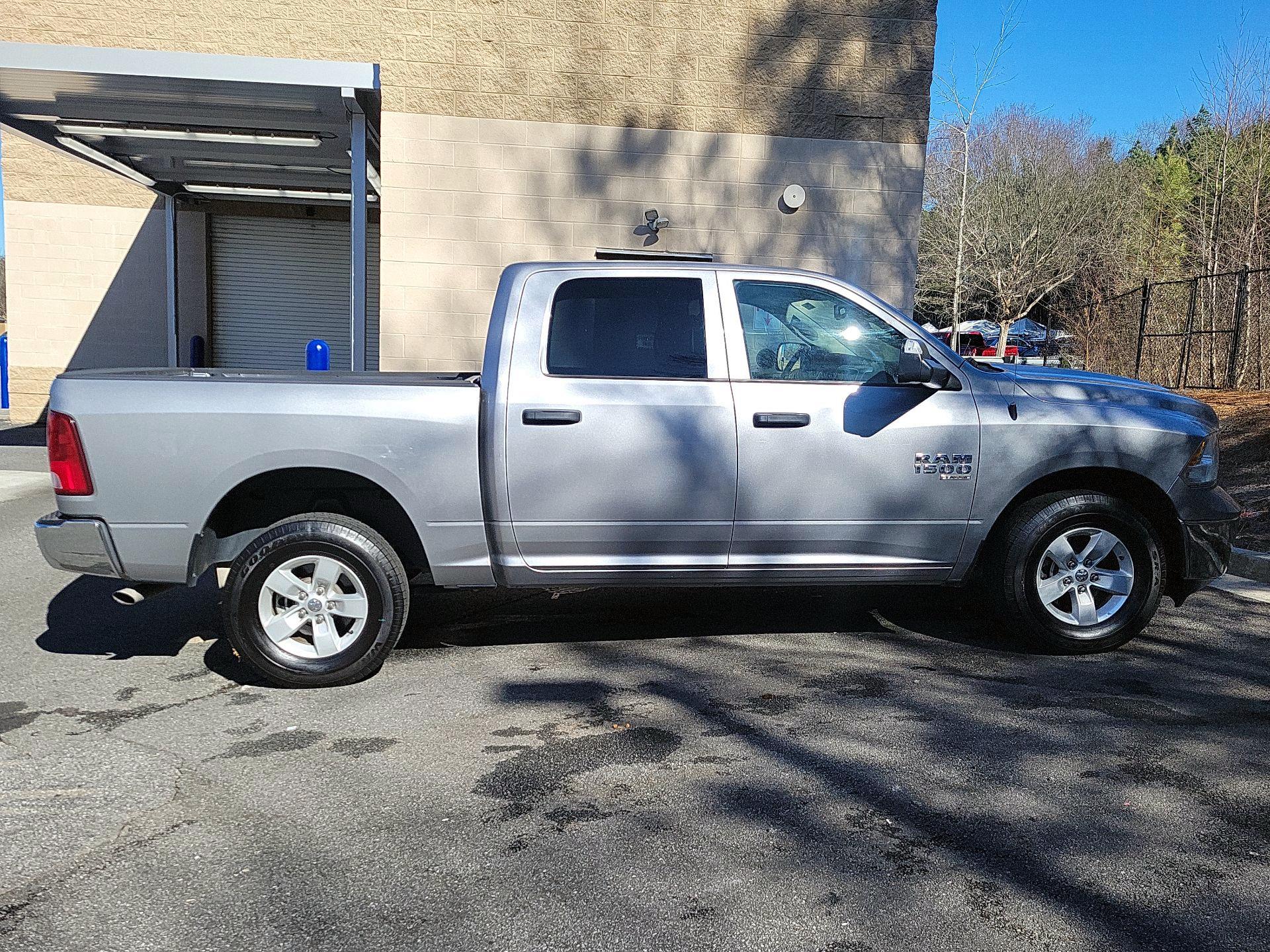 Thumbnail: 2023 RAM 1500 Classic - 4