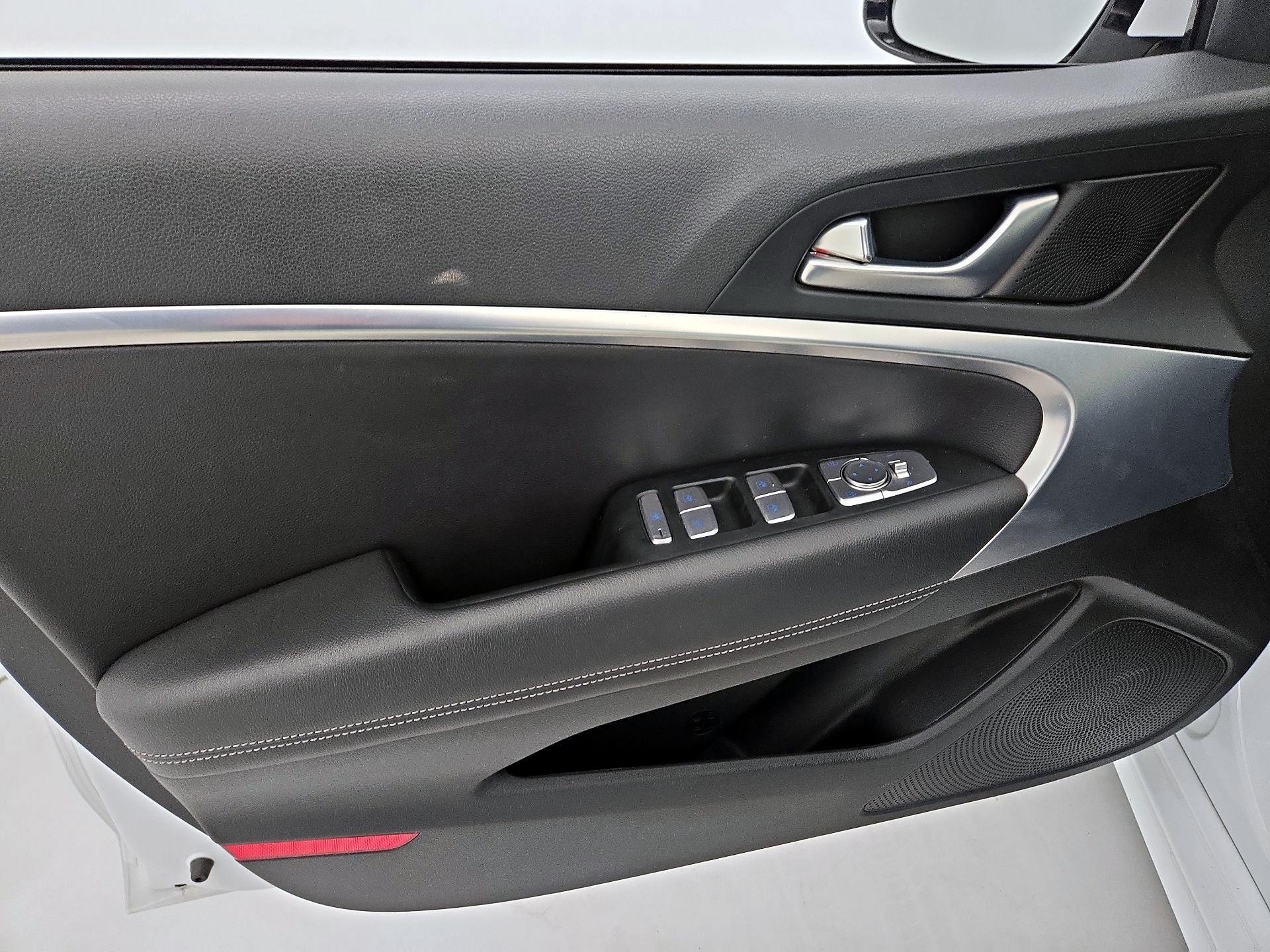 Thumbnail: 2023 Genesis G70 - 12