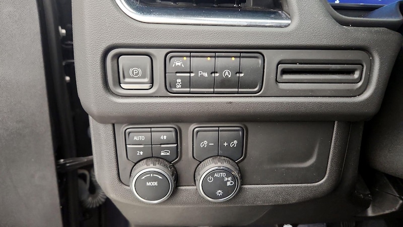 2023 Chevrolet Suburban 1500 LT 13