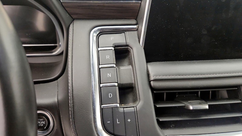 2023 Chevrolet Suburban 1500 LT 18