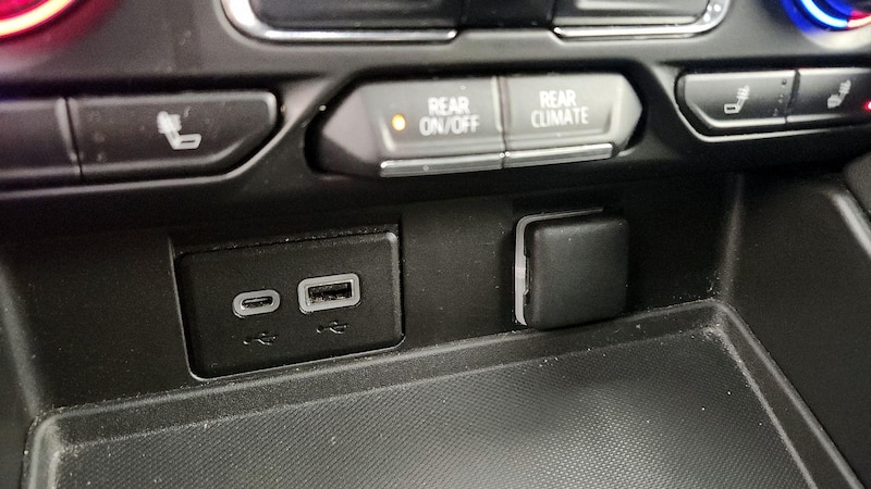 2023 Chevrolet Suburban 1500 LT 19