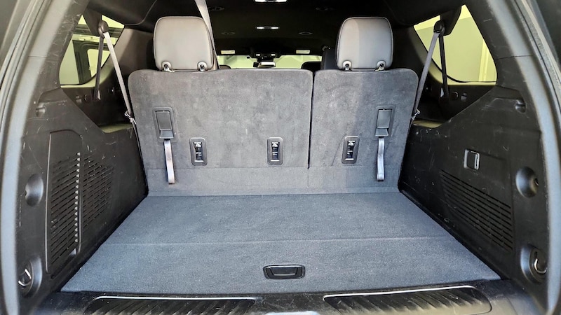 2023 Chevrolet Suburban 1500 LT 21