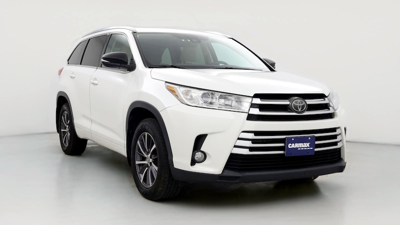 2017 Toyota Highlander XLE Hero Image