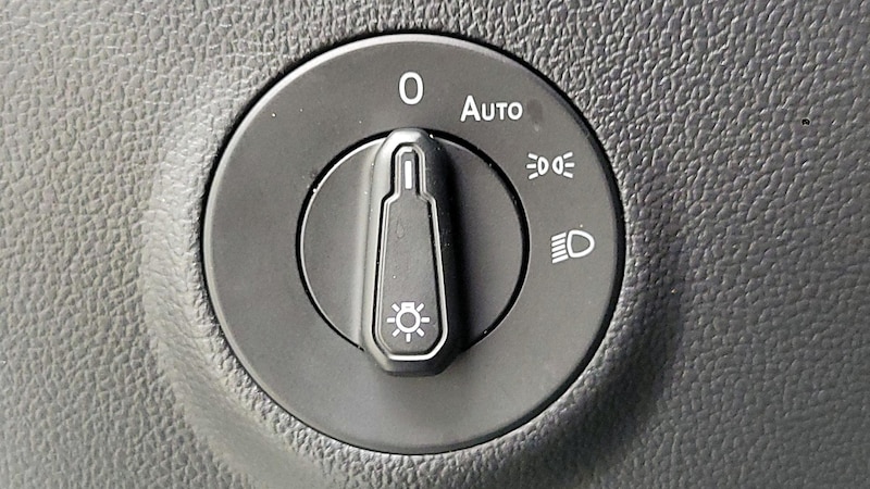 2022 Volkswagen Taos SE 13