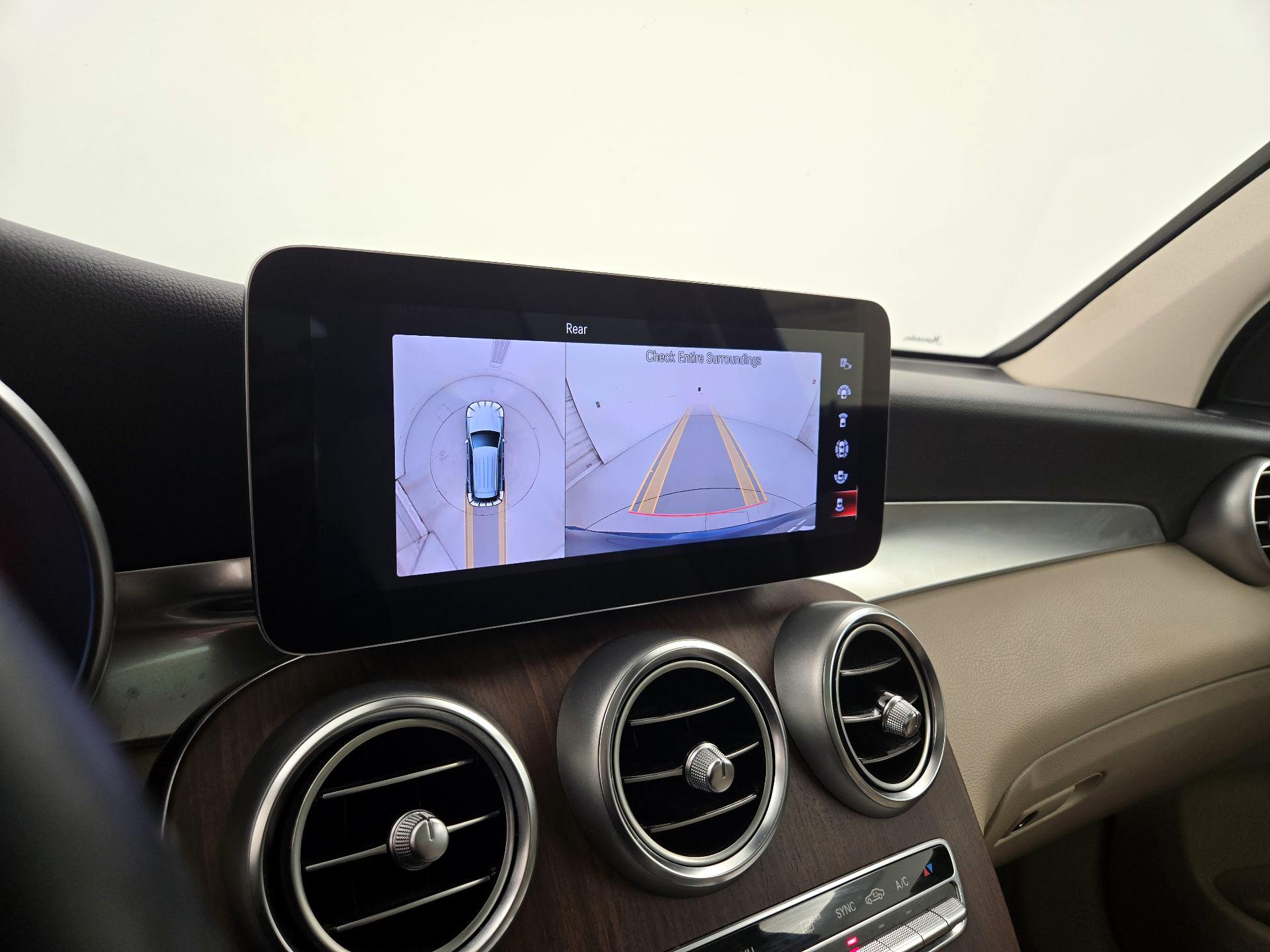 Thumbnail: 2022 Mercedes-Benz GLC - 14