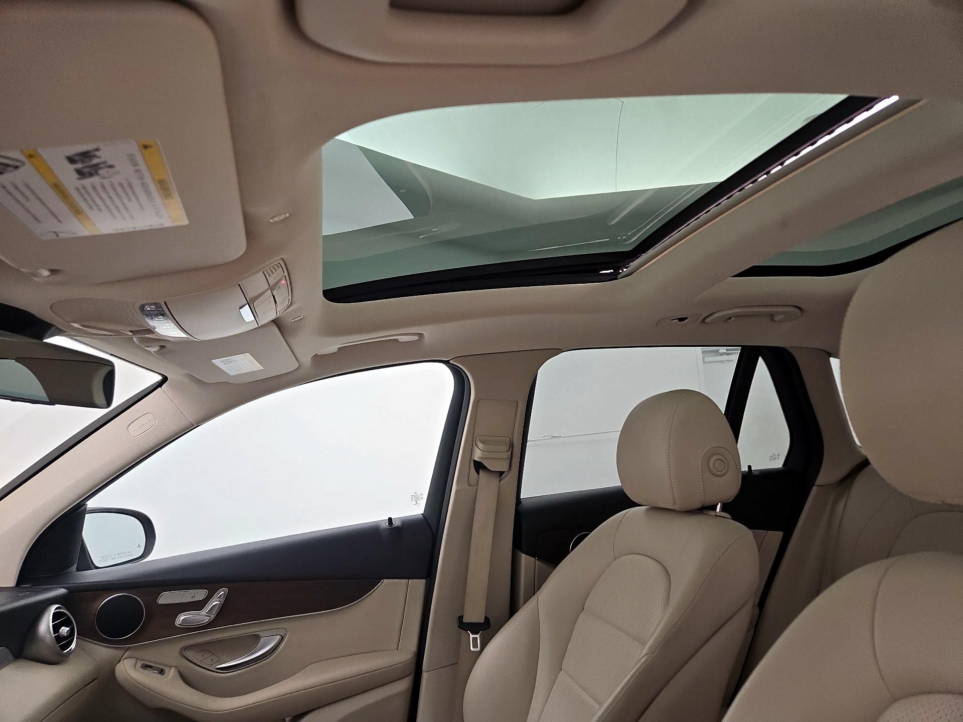 Thumbnail: 2022 Mercedes-Benz GLC - 19