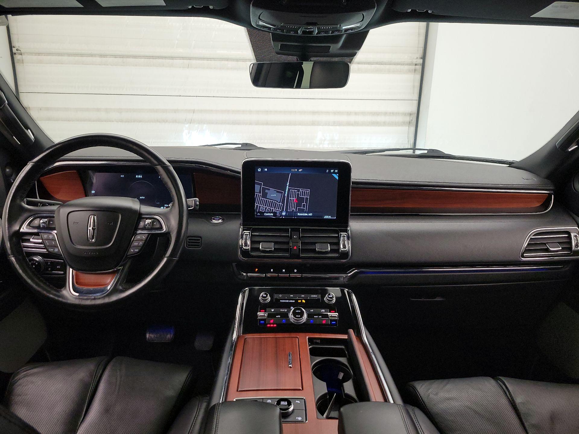 Thumbnail: 2021 Lincoln Navigator L - 9